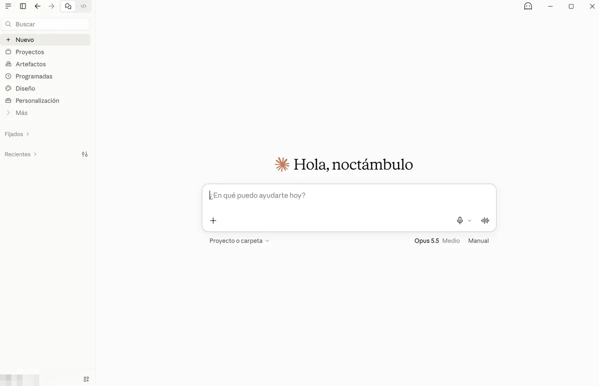 App de escritorio de Claude abierta, con el bocadillo y el icono de Code arriba a la izquierda