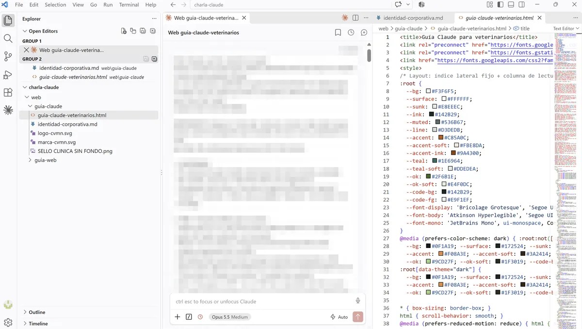 Proyecto abierto en VS Code con los archivos a la izquierda y Claude al lado