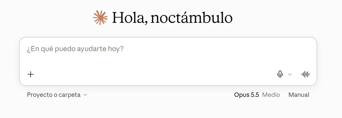 Caja de texto de Claude con el botón «Proyecto o carpeta» debajo